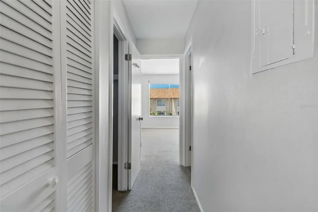 2725 Hidden Lake Boulevard Sarasota FL 34237