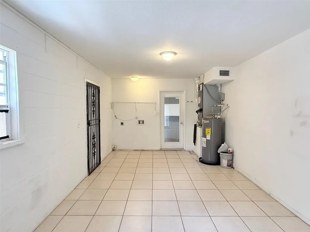 2615 E Curtis Street Tampa FL 33610