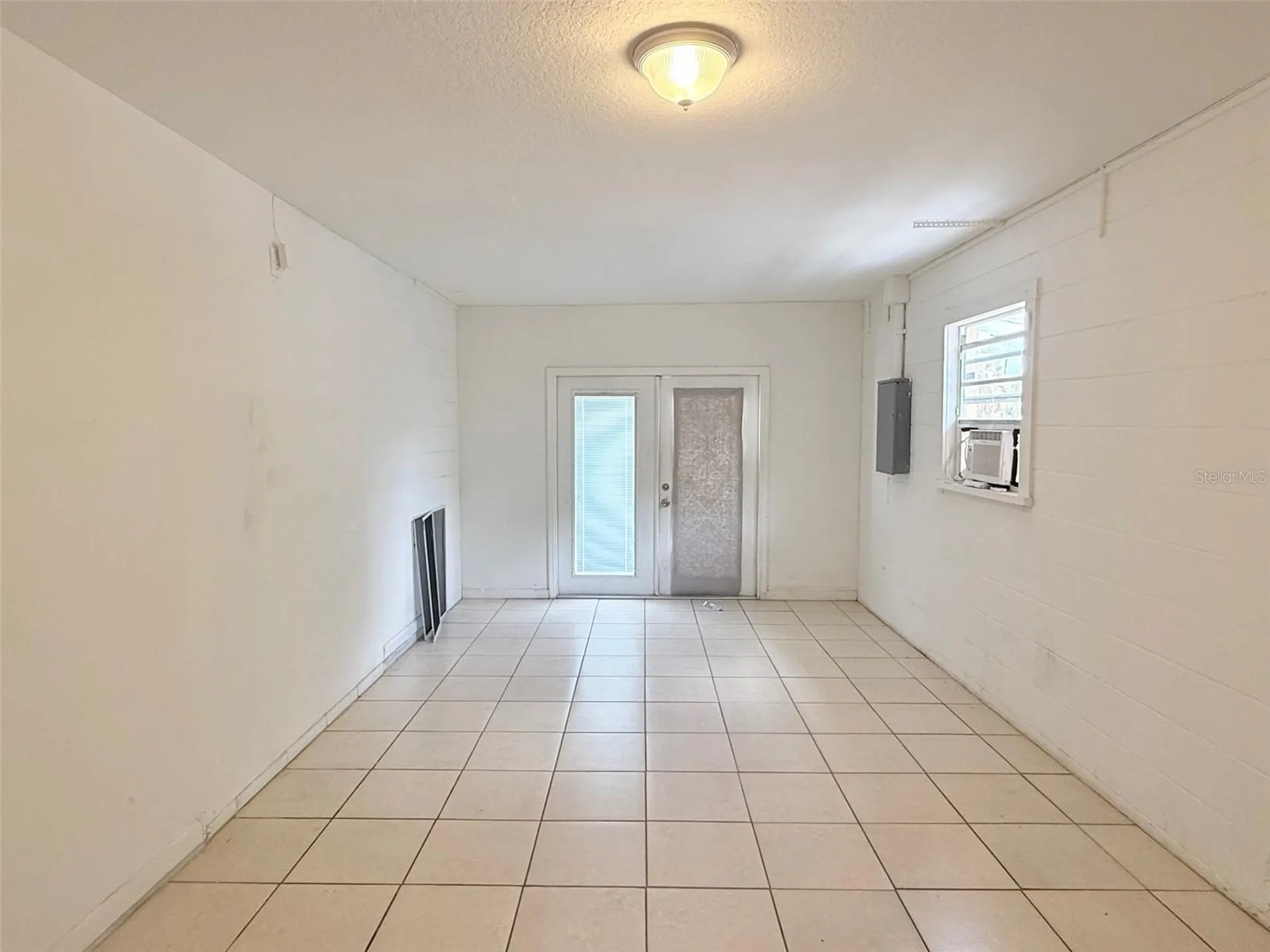 2615 E Curtis Street Tampa FL 33610