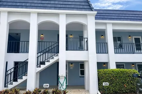 8651 10th Street N St Petersburg FL 33702