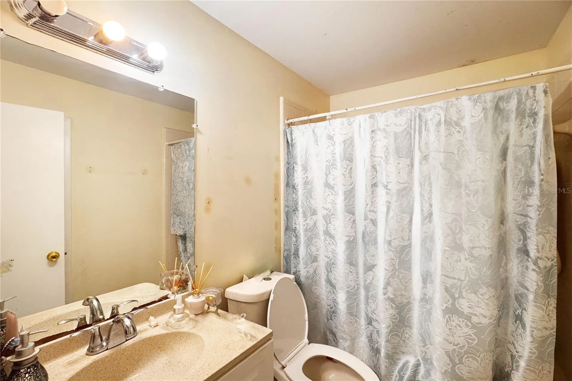 597 Bablonica Drive Orlando FL 32807