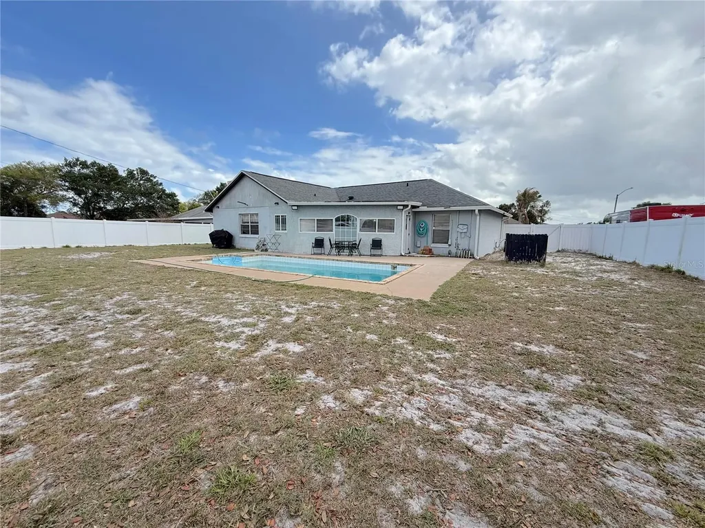 1160 Manitoba Street Deltona FL 32725