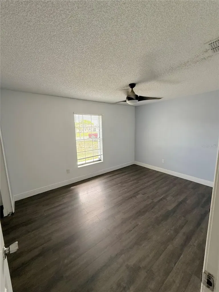 1160 Manitoba Street Deltona FL 32725