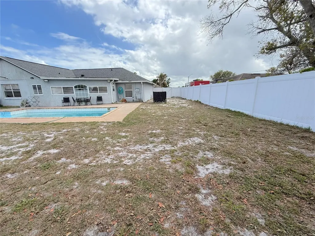 1160 Manitoba Street Deltona FL 32725