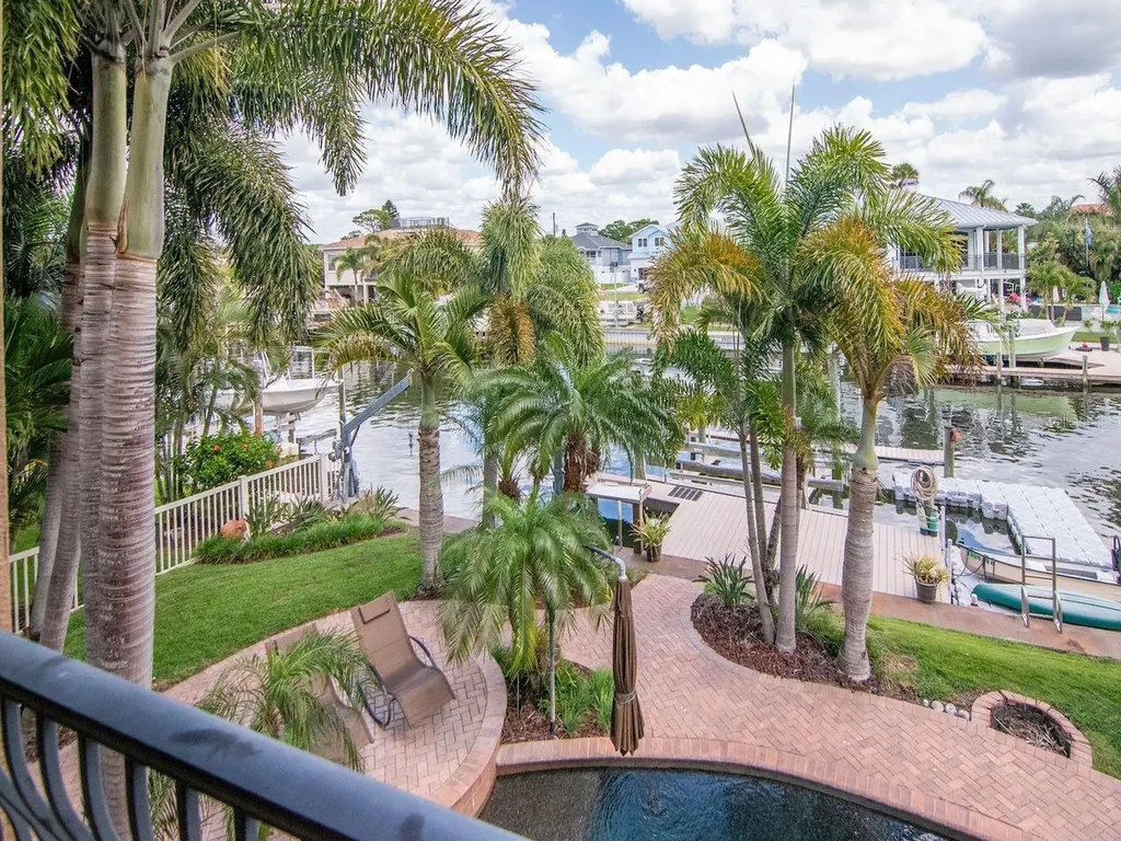 507 Driftwood Drive E Palm Harbor FL 34683