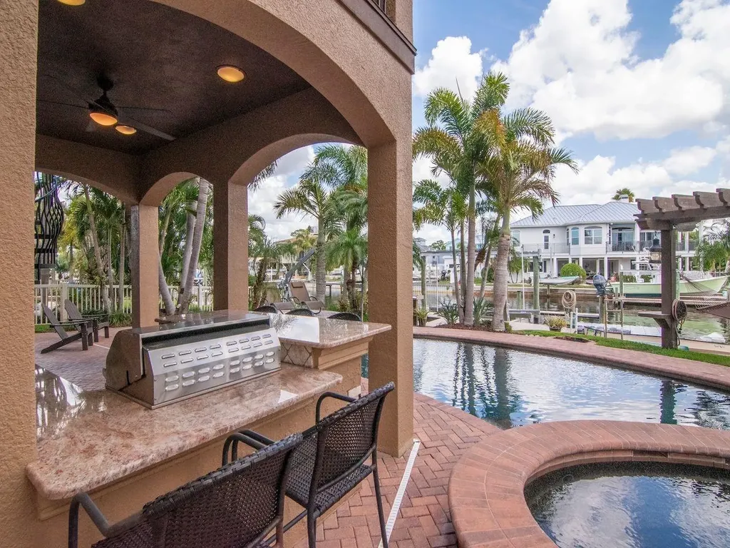 507 Driftwood Drive E Palm Harbor FL 34683