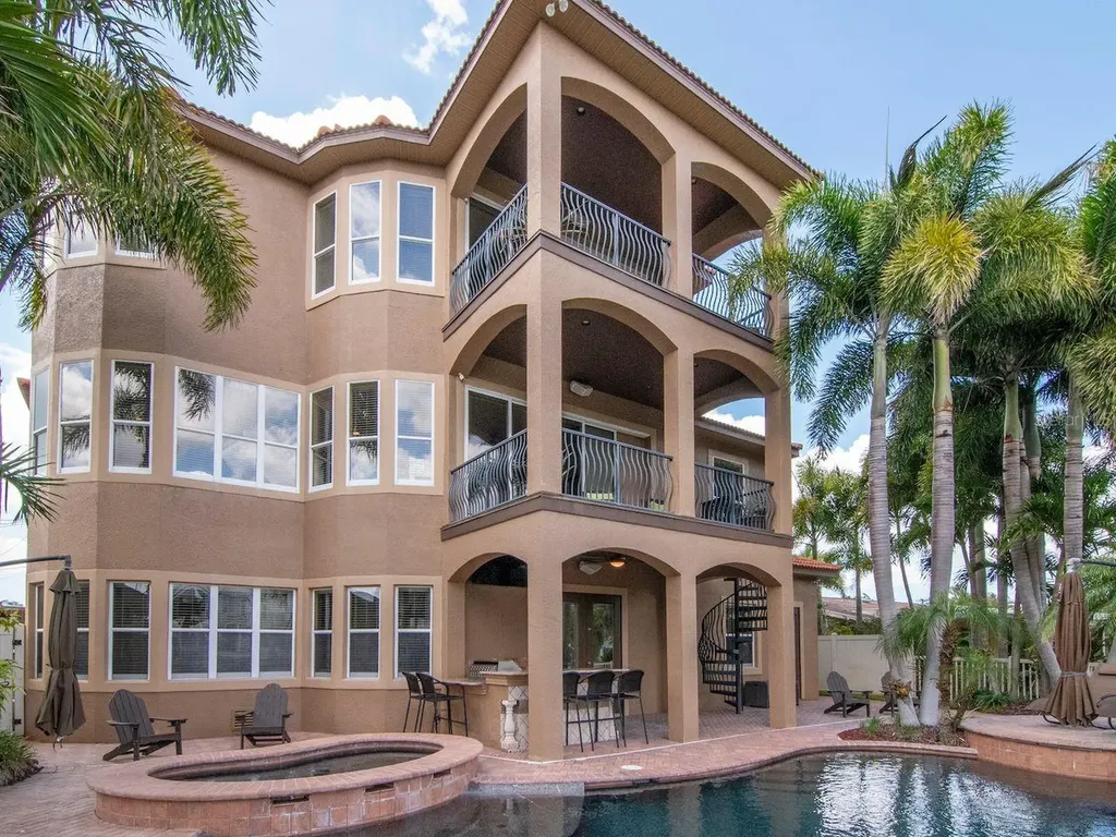 507 Driftwood Drive E Palm Harbor FL 34683