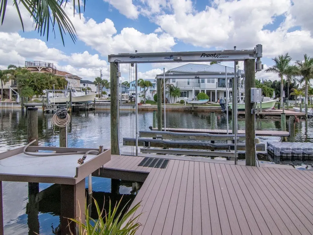 507 Driftwood Drive E Palm Harbor FL 34683