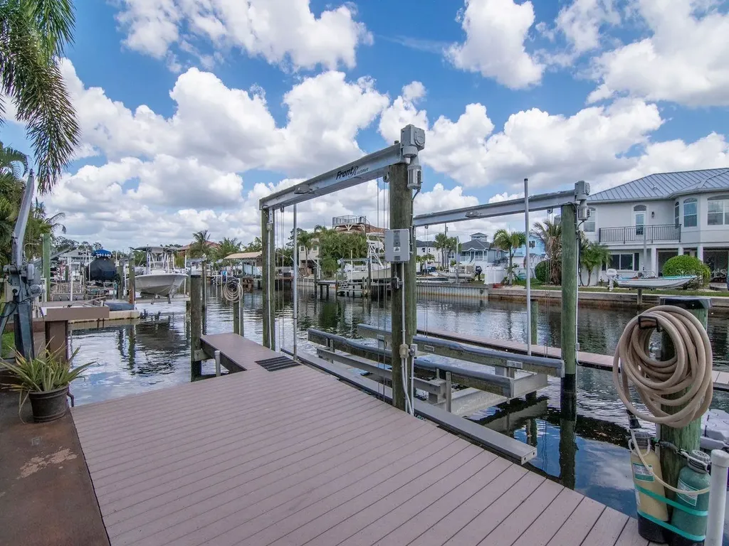 507 Driftwood Drive E Palm Harbor FL 34683