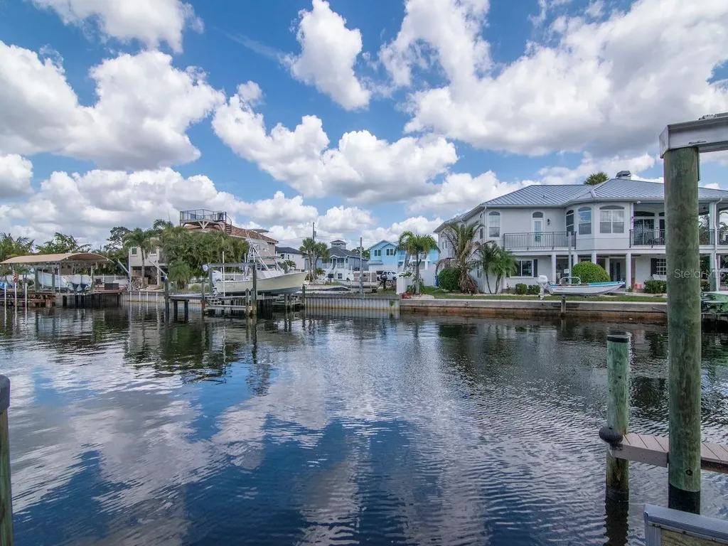507 Driftwood Drive E Palm Harbor FL 34683