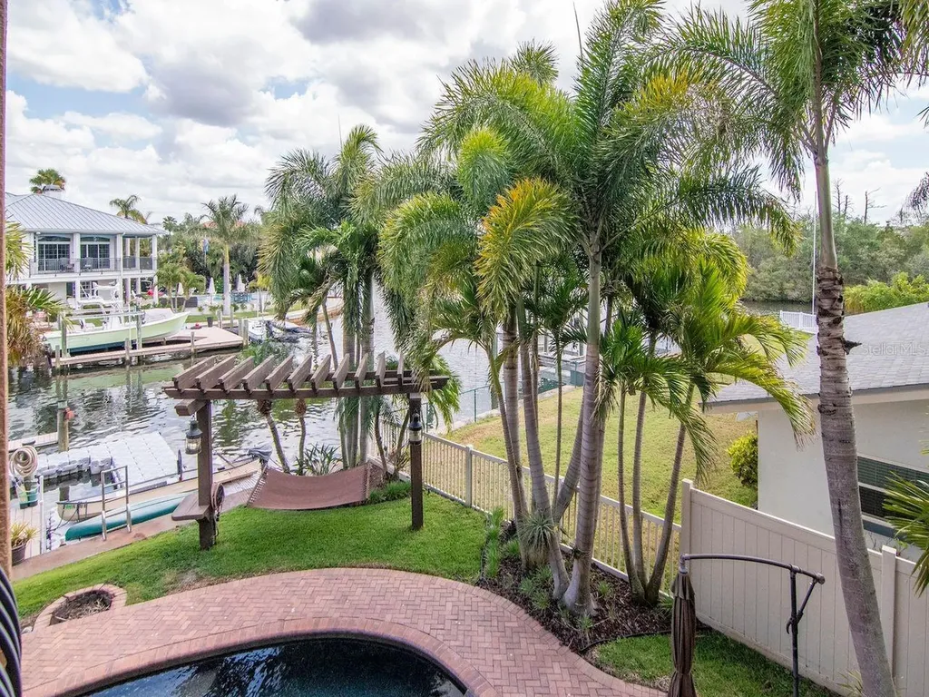 507 Driftwood Drive E Palm Harbor FL 34683