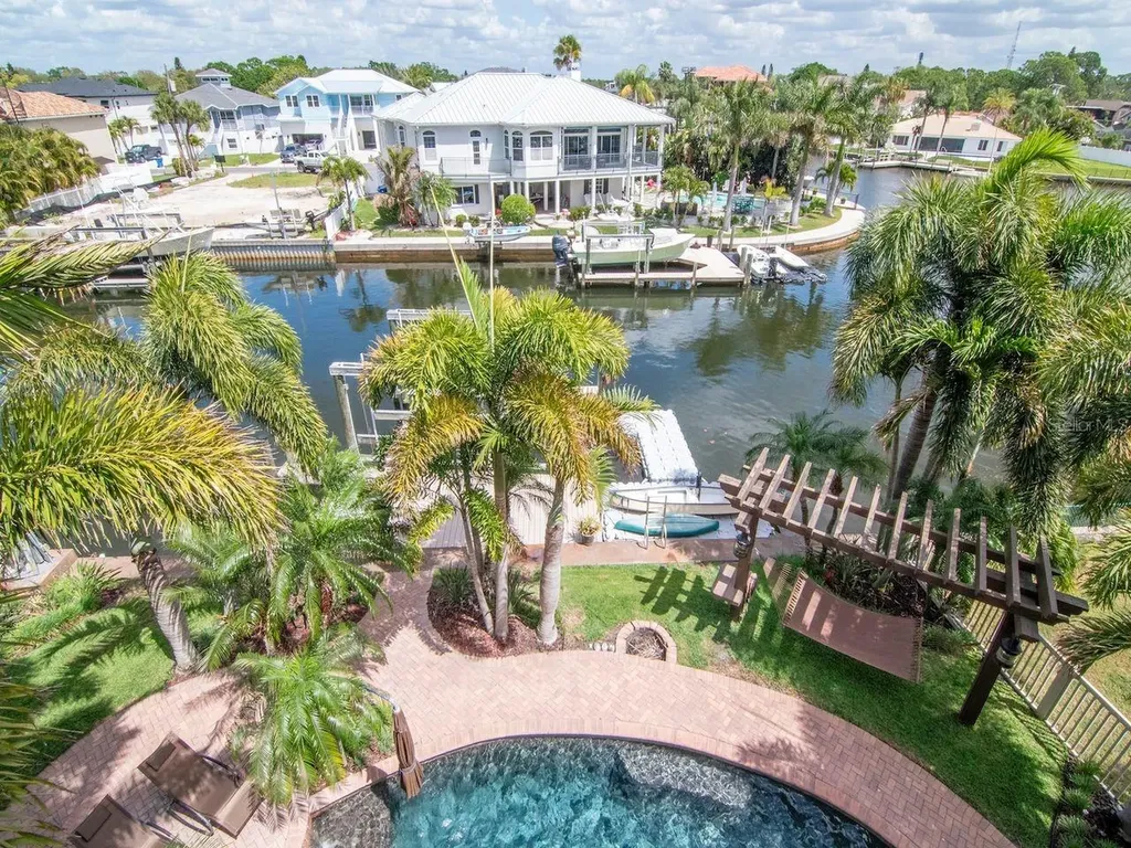 507 Driftwood Drive E Palm Harbor FL 34683