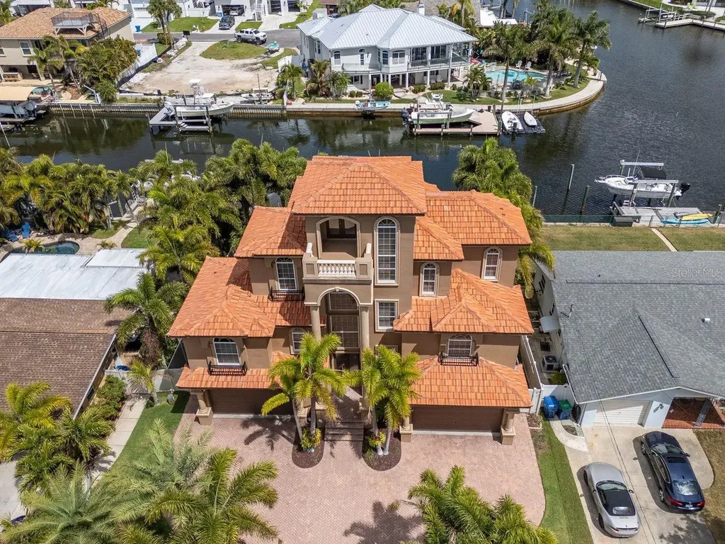 507 Driftwood Drive E Palm Harbor FL 34683