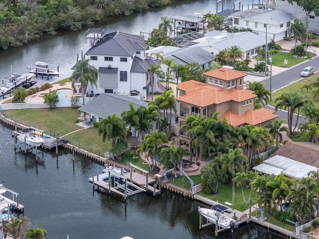 507 Driftwood Drive E Palm Harbor FL 34683