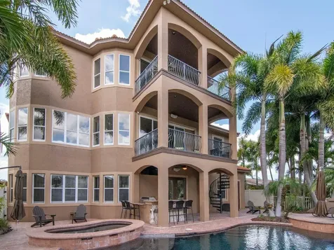 507 Driftwood Drive E Palm Harbor FL 34683
