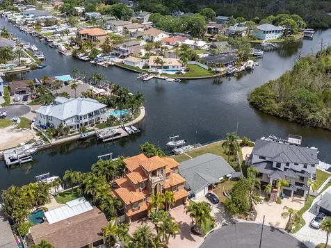 507 Driftwood Drive E Palm Harbor FL 34683