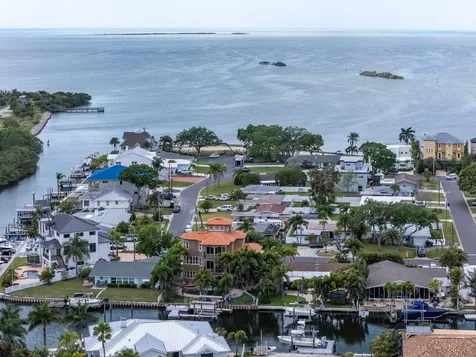 507 Driftwood Drive E Palm Harbor FL 34683