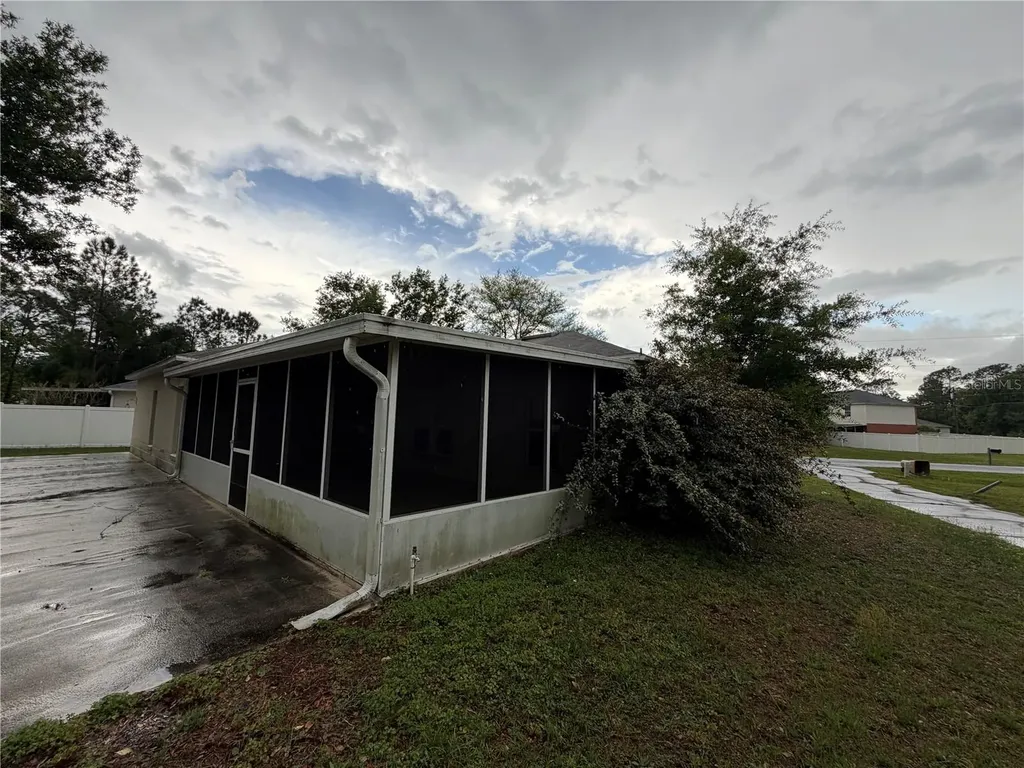 931 Van Loon Court Kissimmee FL 34758