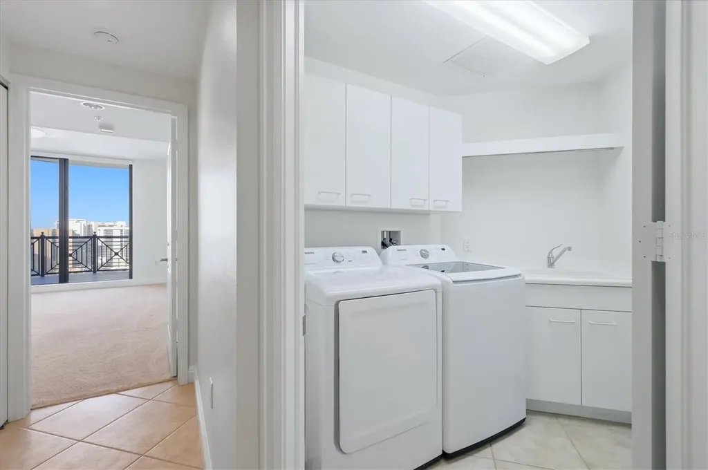 50 Central Avenue Sarasota FL 34236