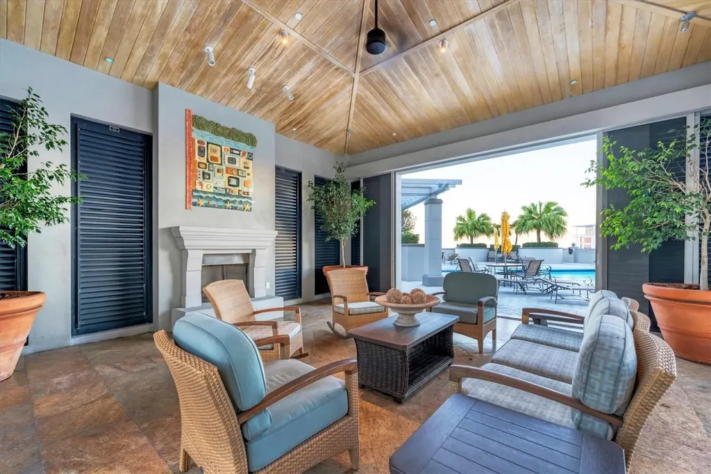 50 Central Avenue Sarasota FL 34236
