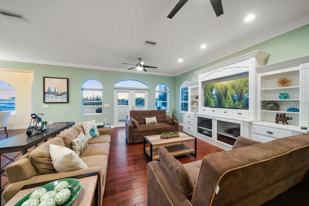 478 Harbor Drive S Indian Rocks Beach FL 33785