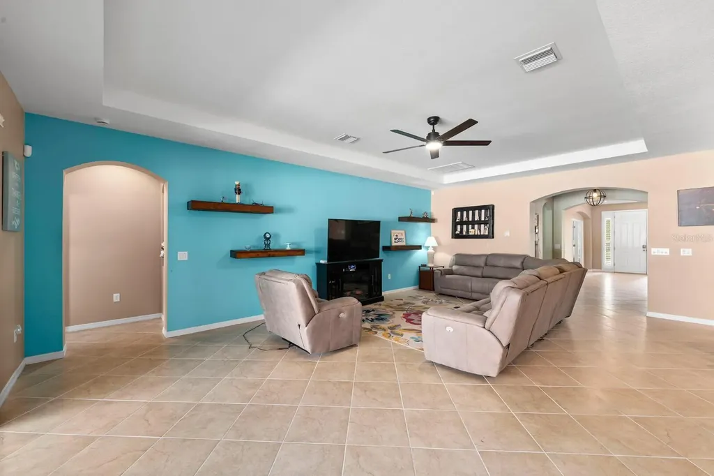 11403 Scribner Station Lane Lithia FL 33547
