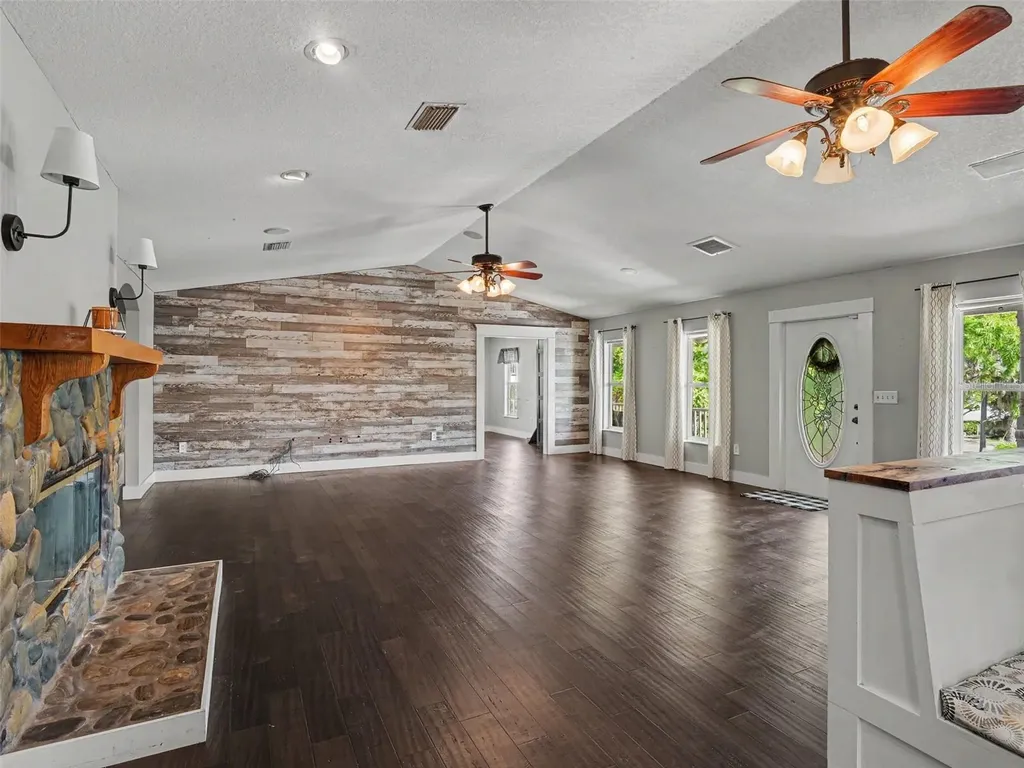 1740 Bayshore Drive Terra Ceia FL 34250
