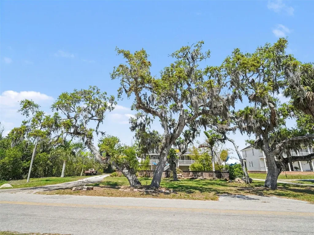 1740 Bayshore Drive Terra Ceia FL 34250