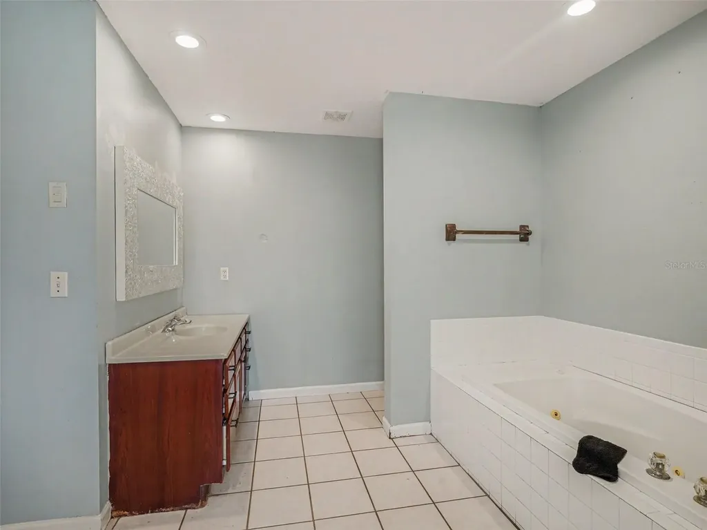 1740 Bayshore Drive Terra Ceia FL 34250