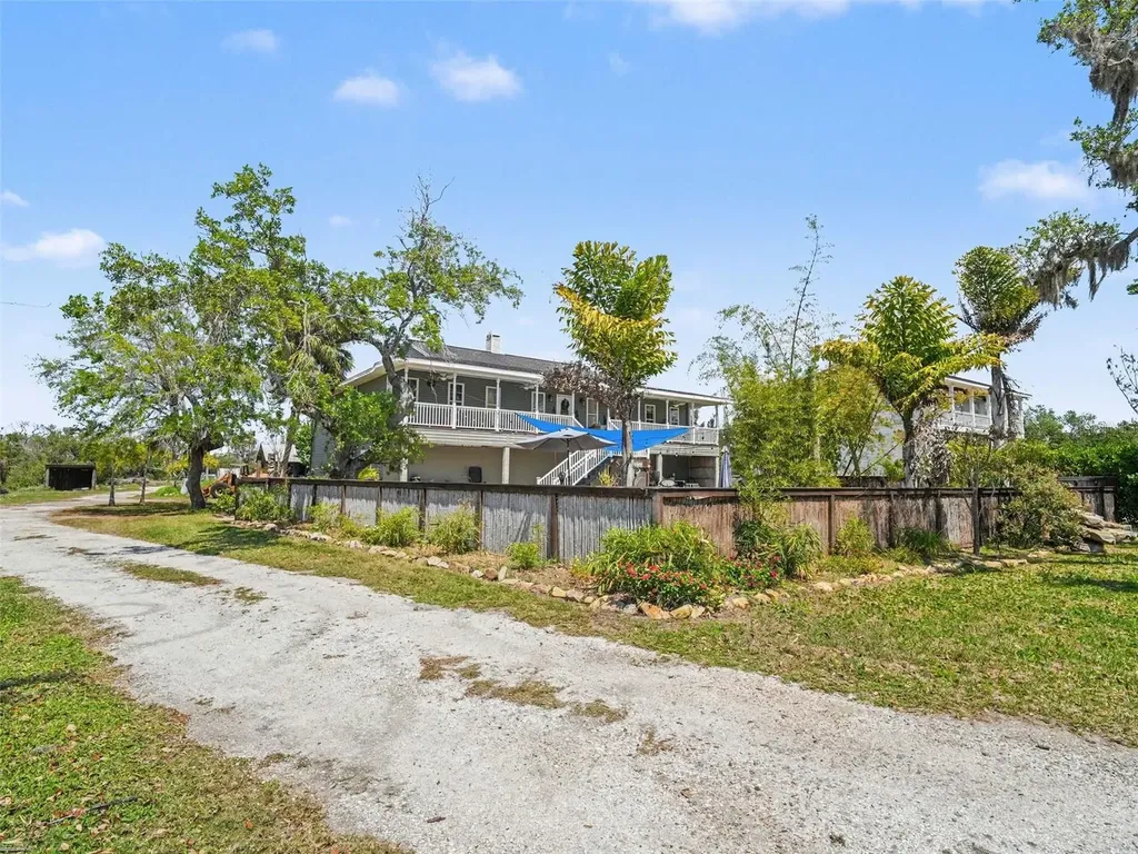 1740 Bayshore Drive Terra Ceia FL 34250