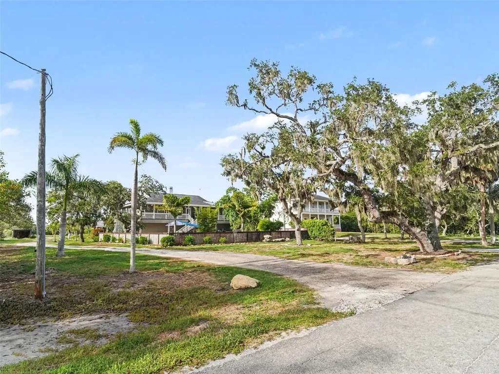 1740 Bayshore Drive Terra Ceia FL 34250