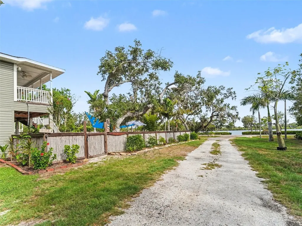 1740 Bayshore Drive Terra Ceia FL 34250