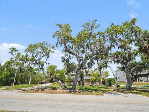 1740 Bayshore Drive Terra Ceia FL 34250