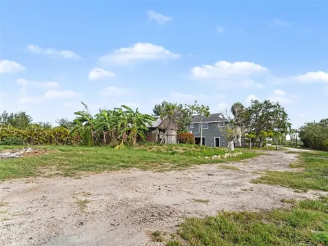 1740 Bayshore Drive Terra Ceia FL 34250
