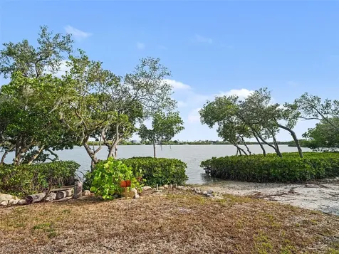 1740 Bayshore Drive Terra Ceia FL 34250