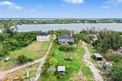 1740 Bayshore Drive Terra Ceia FL 34250