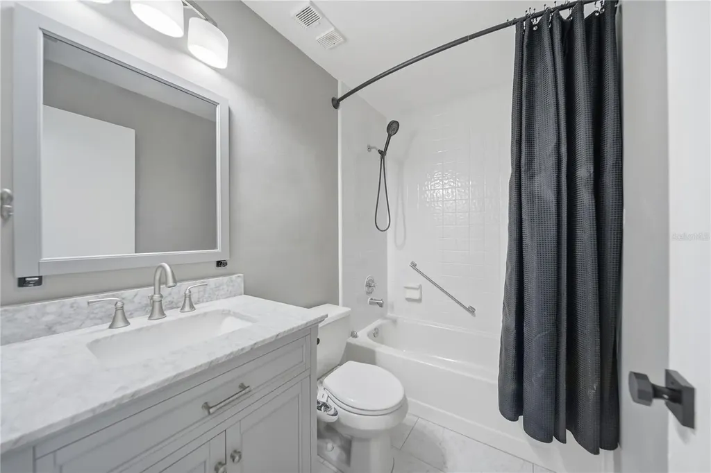 3135 Charter Club Drive Tarpon Springs FL 34688