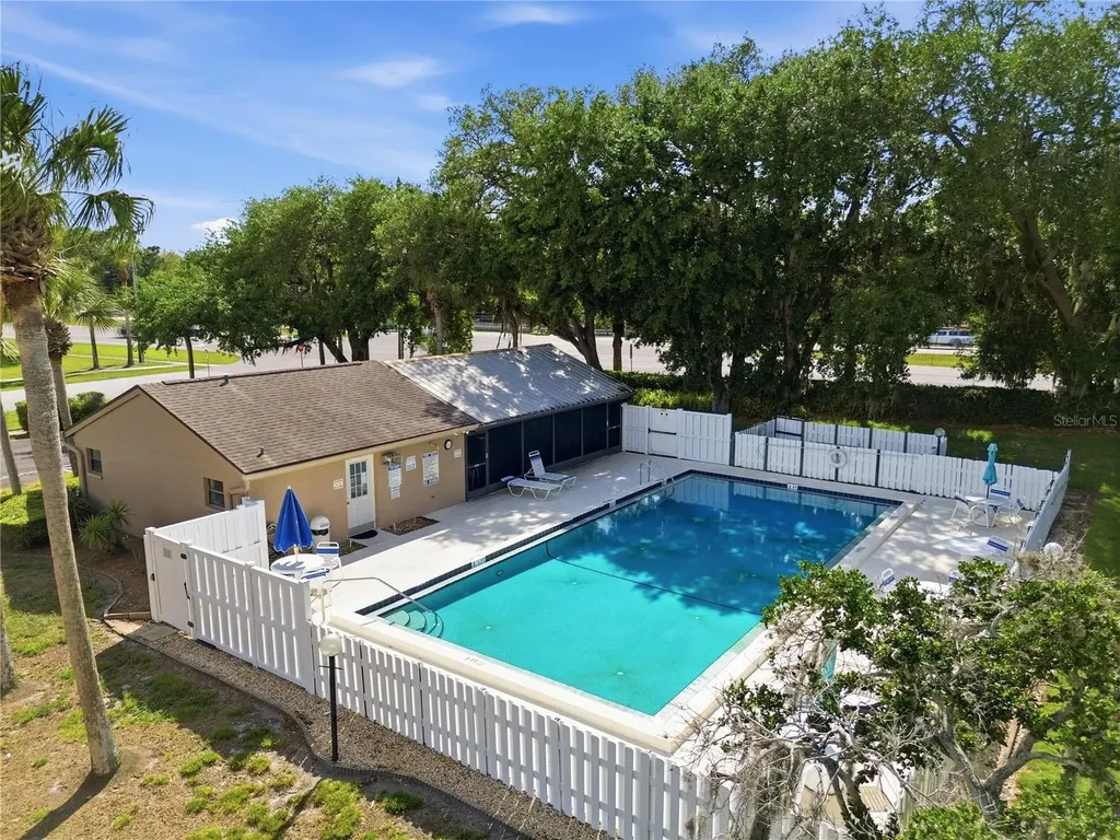 3135 Charter Club Drive Tarpon Springs FL 34688