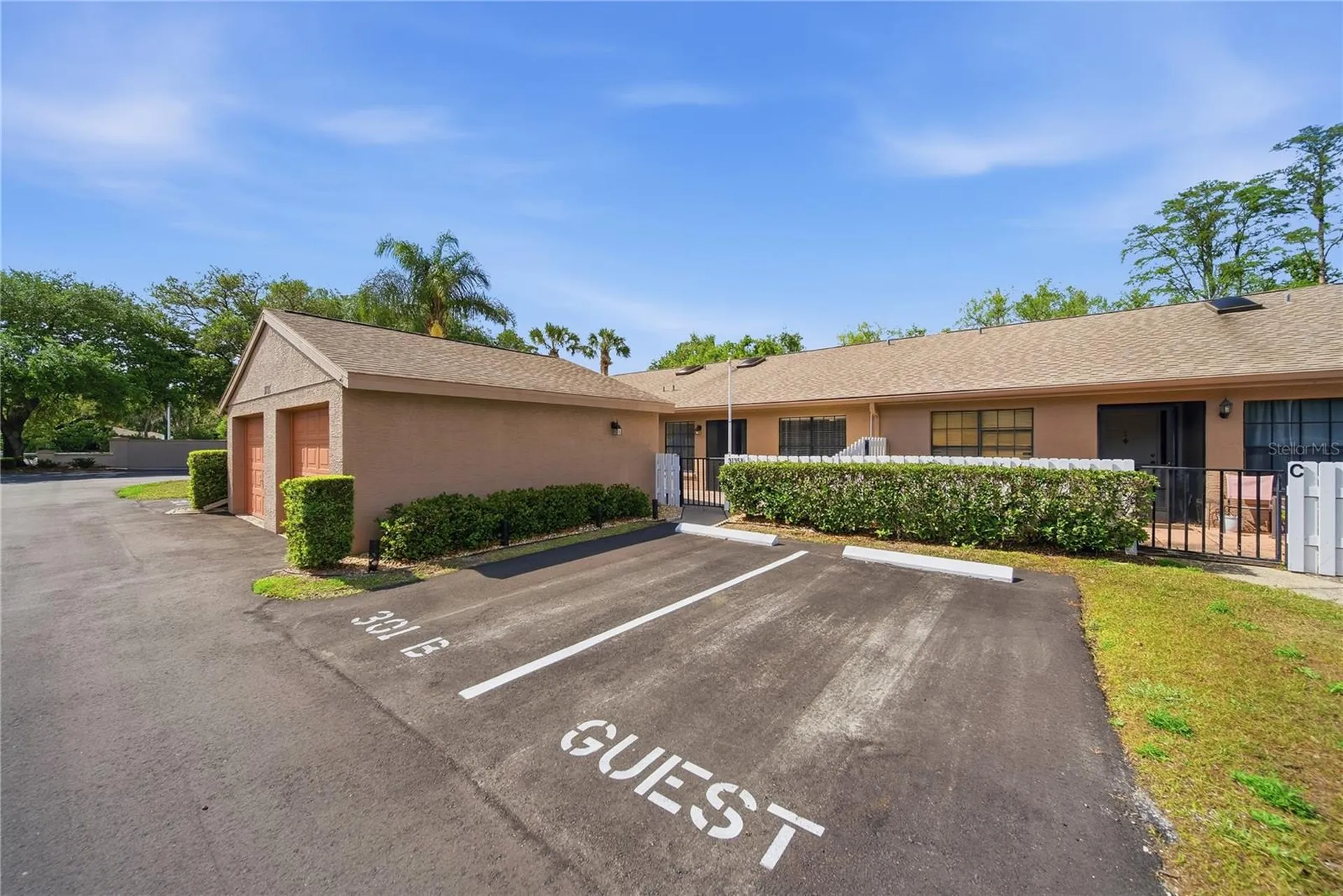 3135 Charter Club Drive Tarpon Springs FL 34688