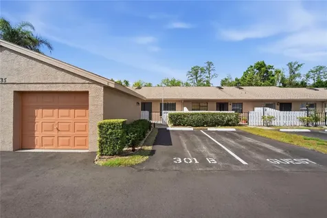 3135 Charter Club Drive Tarpon Springs FL 34688