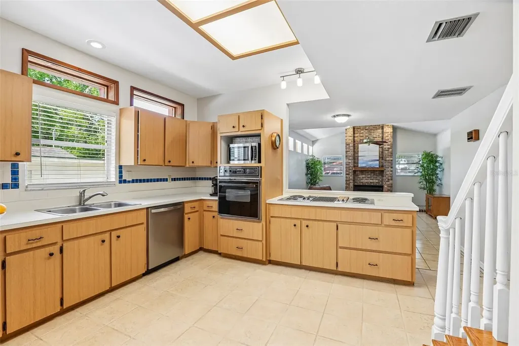 118 N Greenfield Avenue Temple Terrace FL 33617