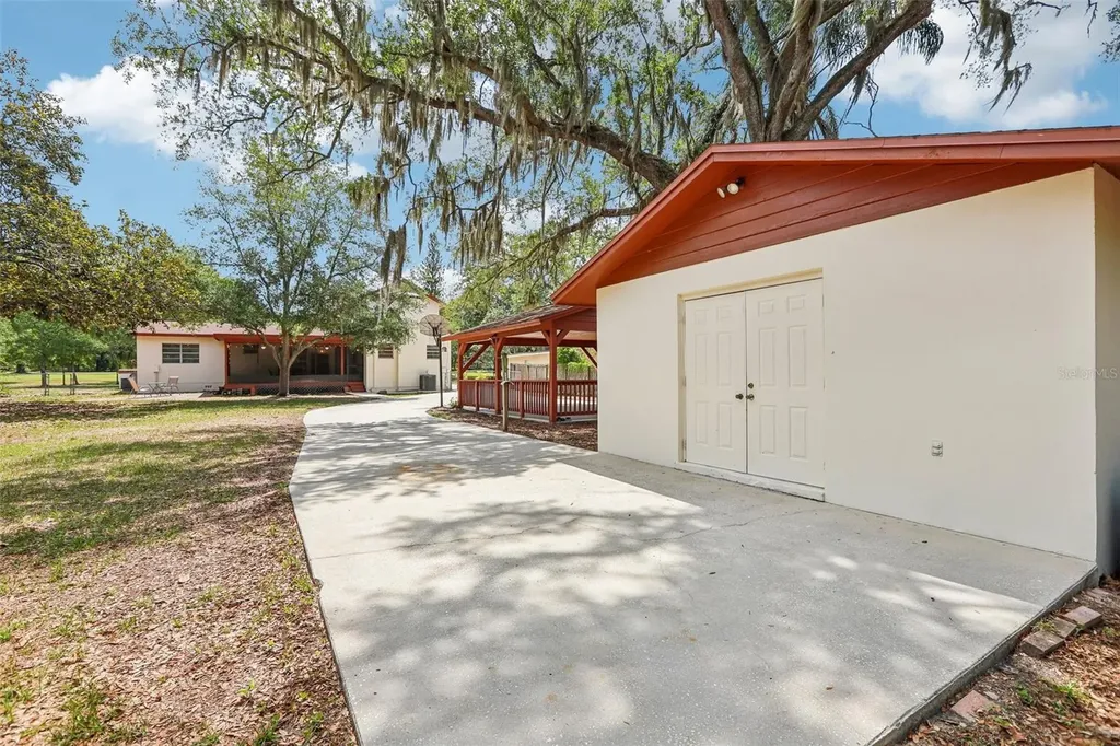118 N Greenfield Avenue Temple Terrace FL 33617