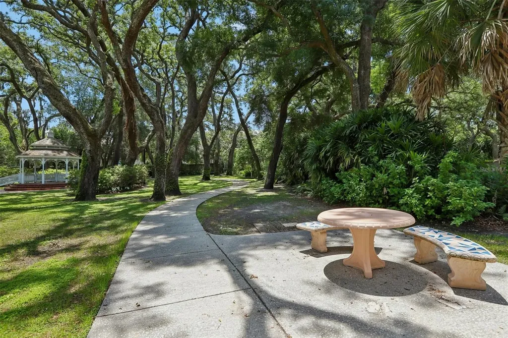 118 N Greenfield Avenue Temple Terrace FL 33617
