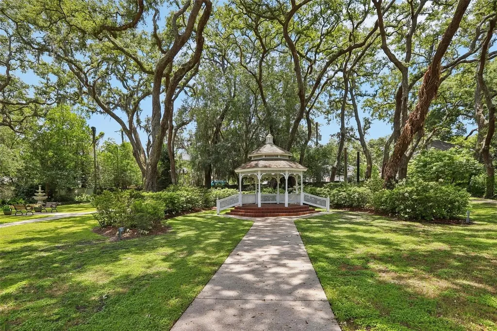 118 N Greenfield Avenue Temple Terrace FL 33617