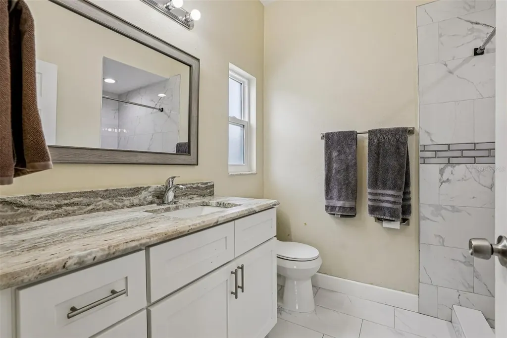 943 Amaros Avenue Orlando FL 32811