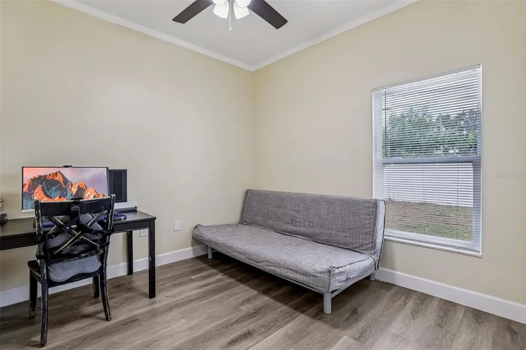 943 Amaros Avenue Orlando FL 32811