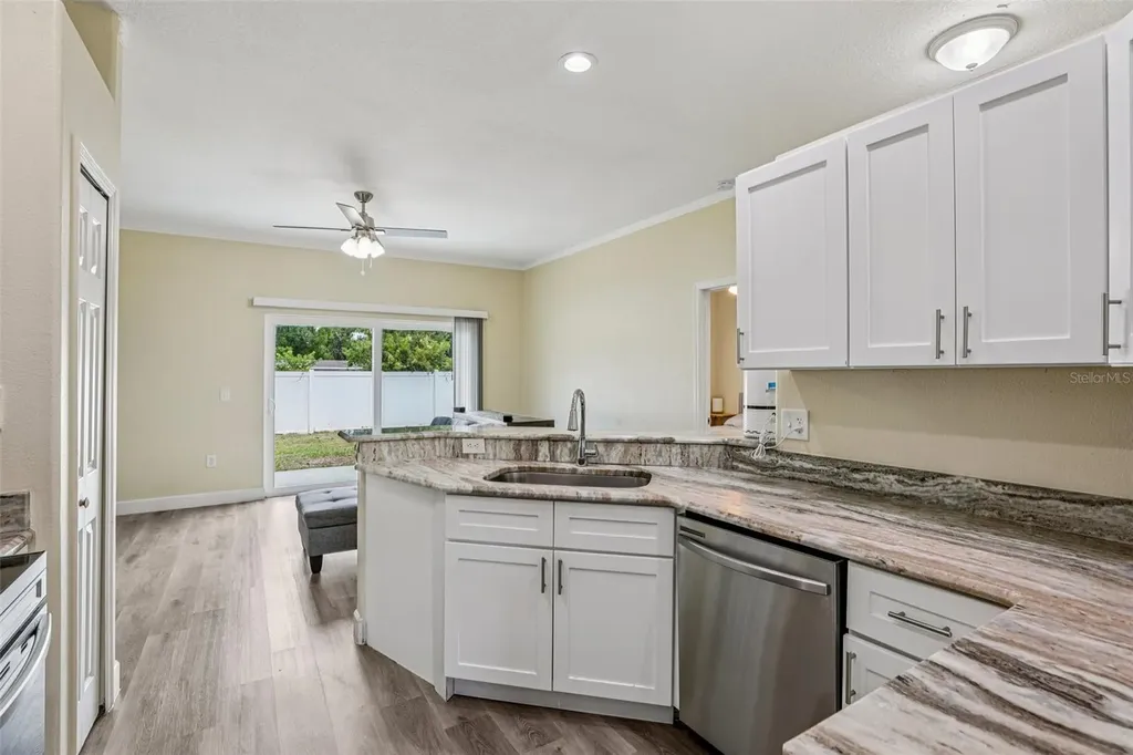 943 Amaros Avenue Orlando FL 32811