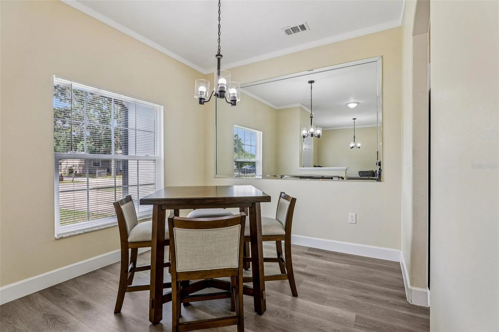 943 Amaros Avenue Orlando FL 32811