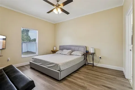 943 Amaros Avenue Orlando FL 32811