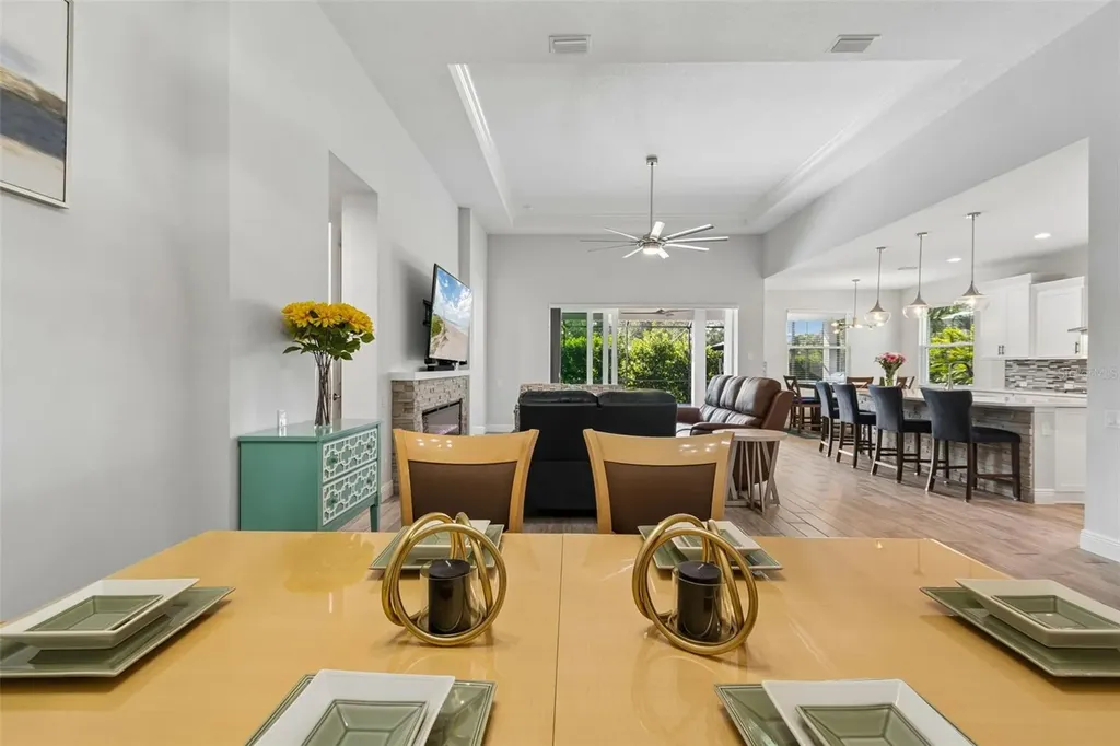 1008 Siberian Glen Bradenton FL 34212